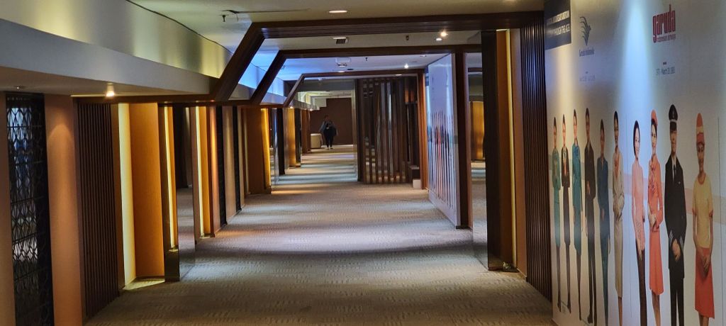 To Lounge or Not to Lounge&nbsp;(CGK)